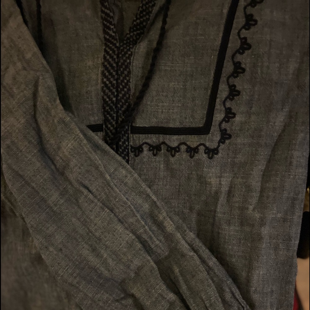 Jean abstract embroidery around collar